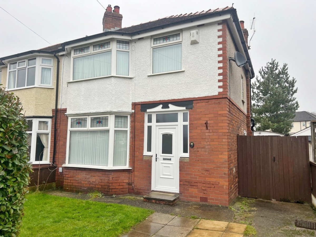 Latham Avenue, Helsby