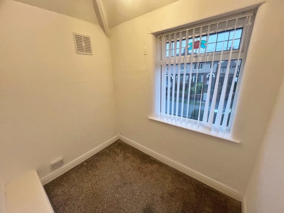 Latham Avenue, Helsby