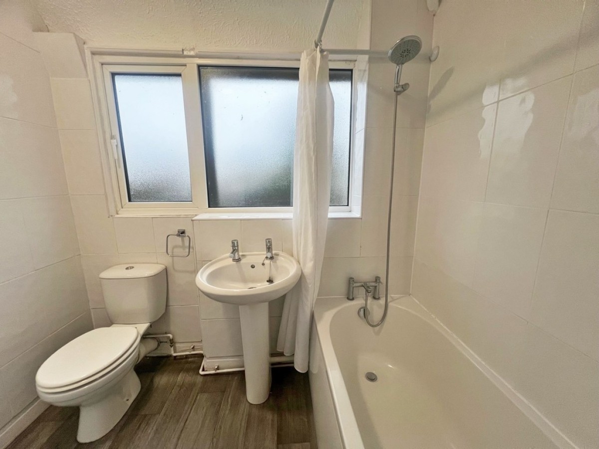 Latham Avenue, Helsby