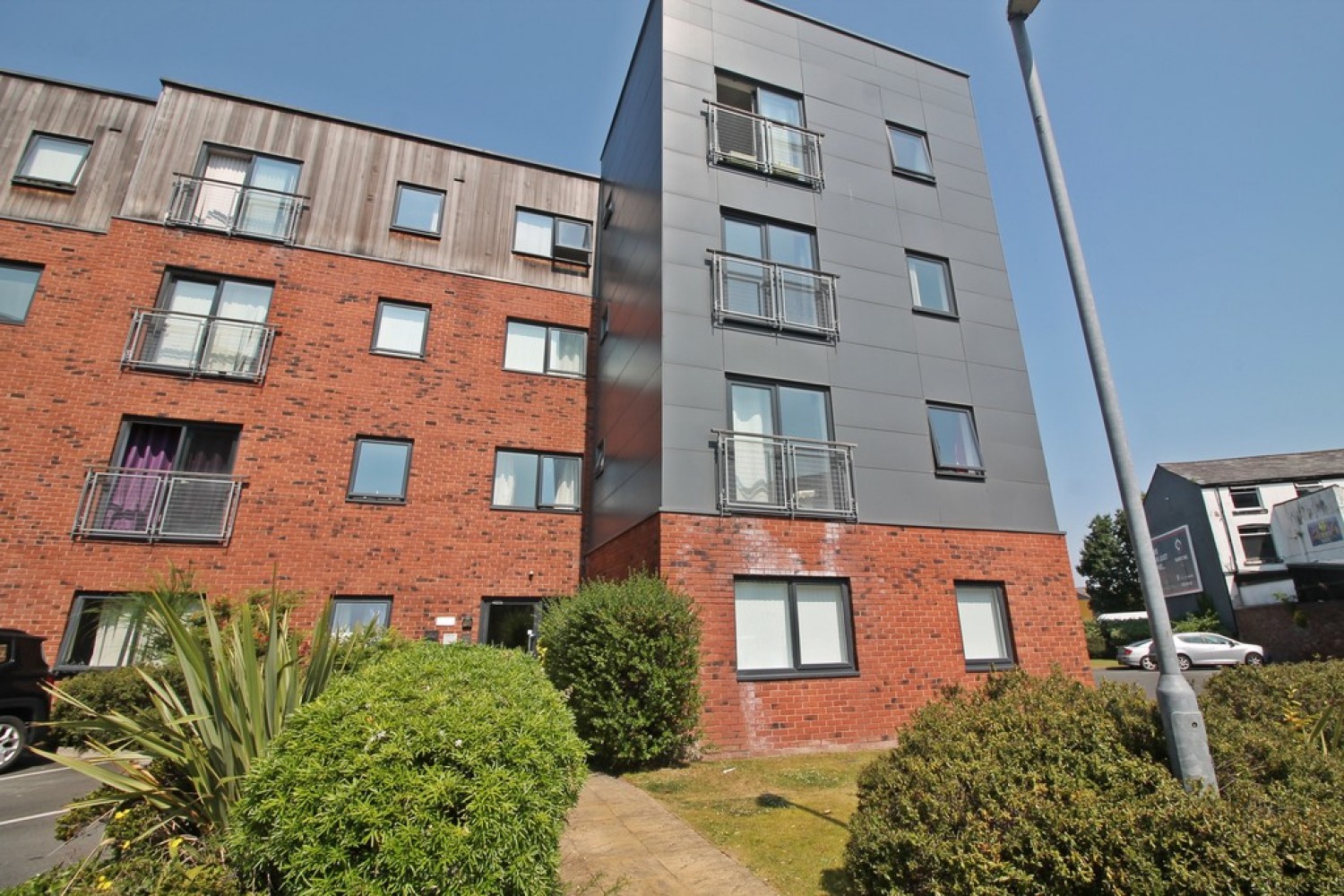 2 bedroom Flat for Letting Dutton Court, Warrington