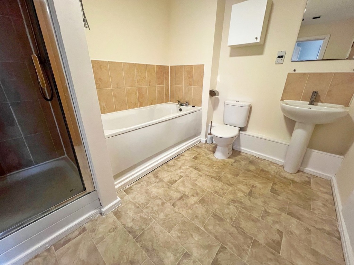 2 bedroom Flat for Letting Dutton Court, Warrington