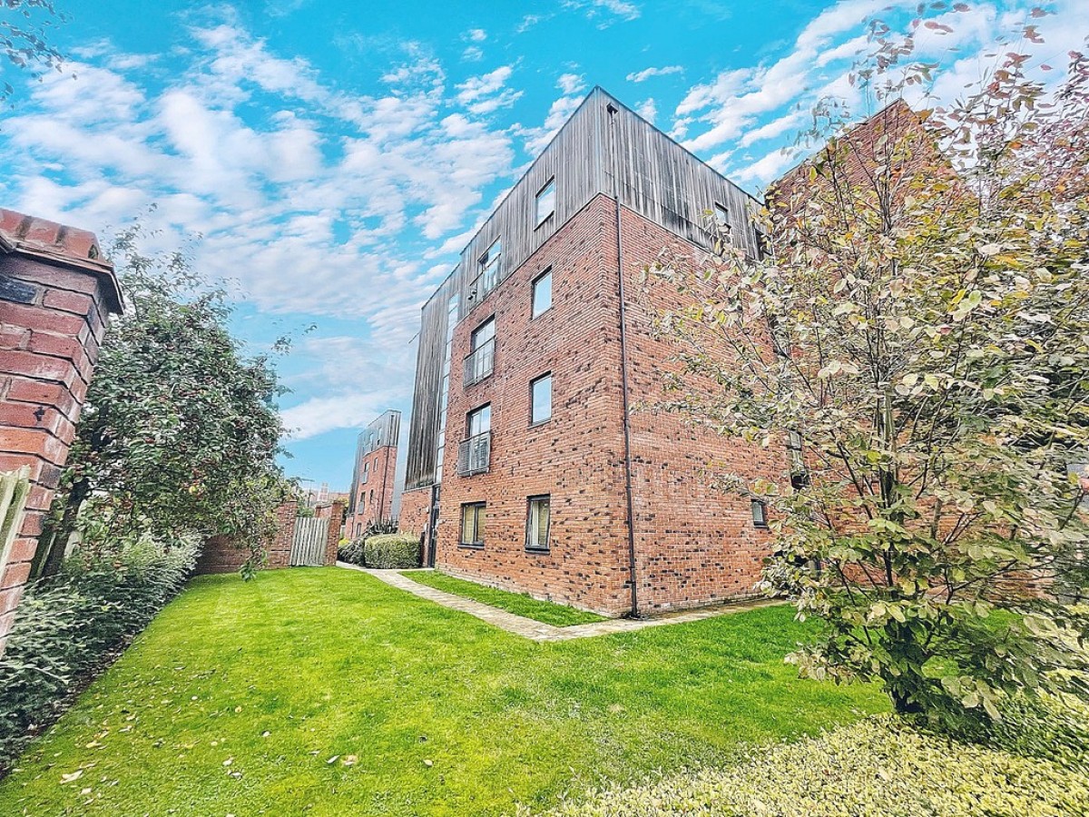 Dutton Close, Warrington