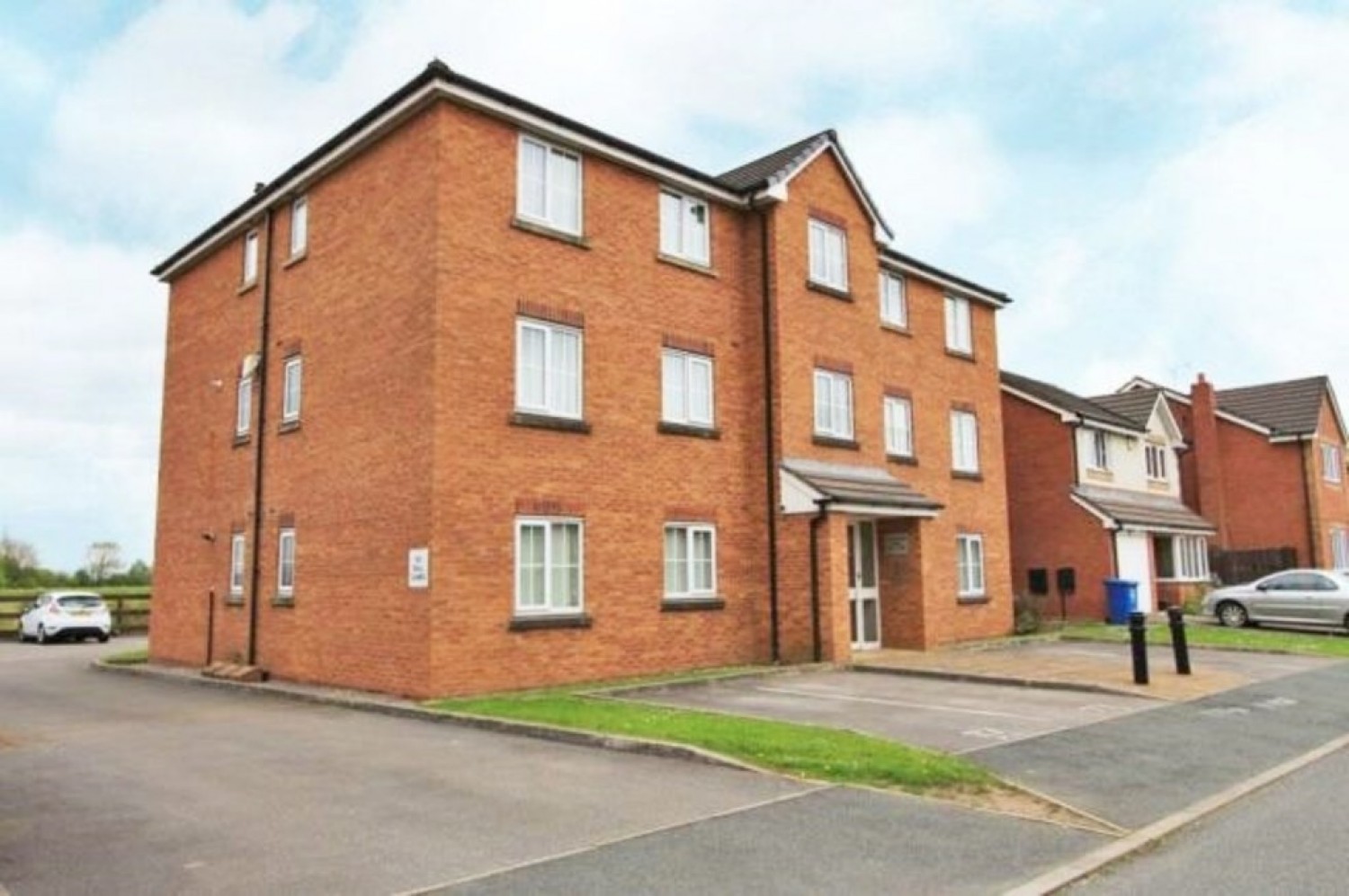 2 bedroom Flat in Rushton Close, Burtonwood, Warrington