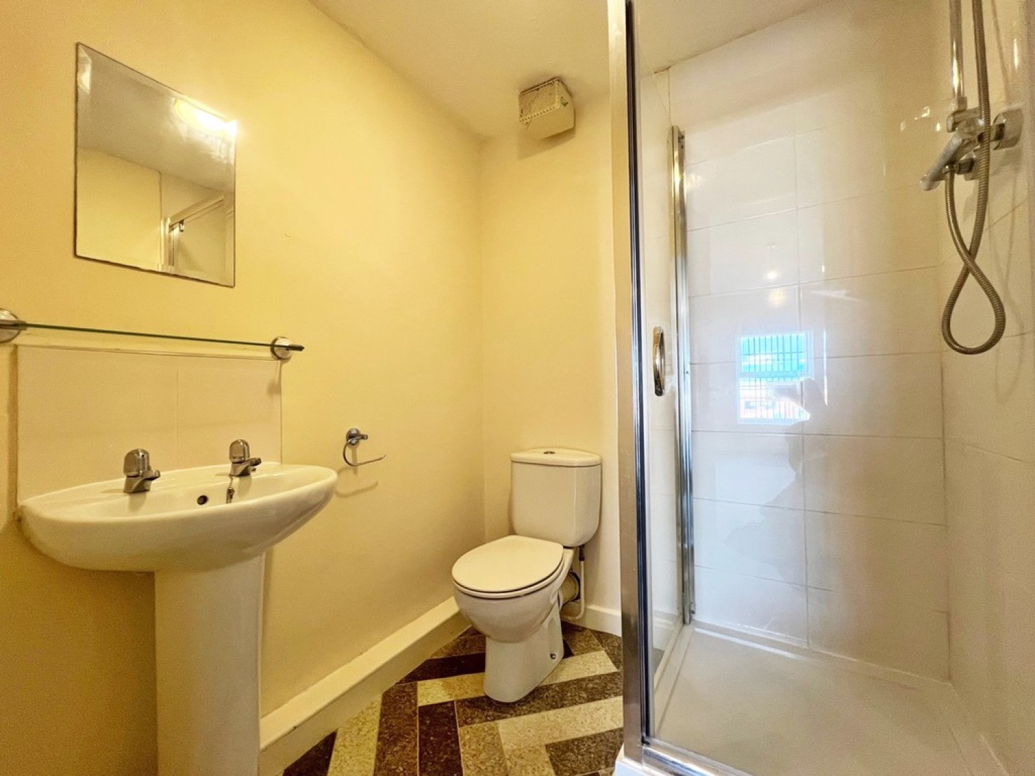 2 bedroom Flat for Letting Ampleforth House, Dial Street, Warrington