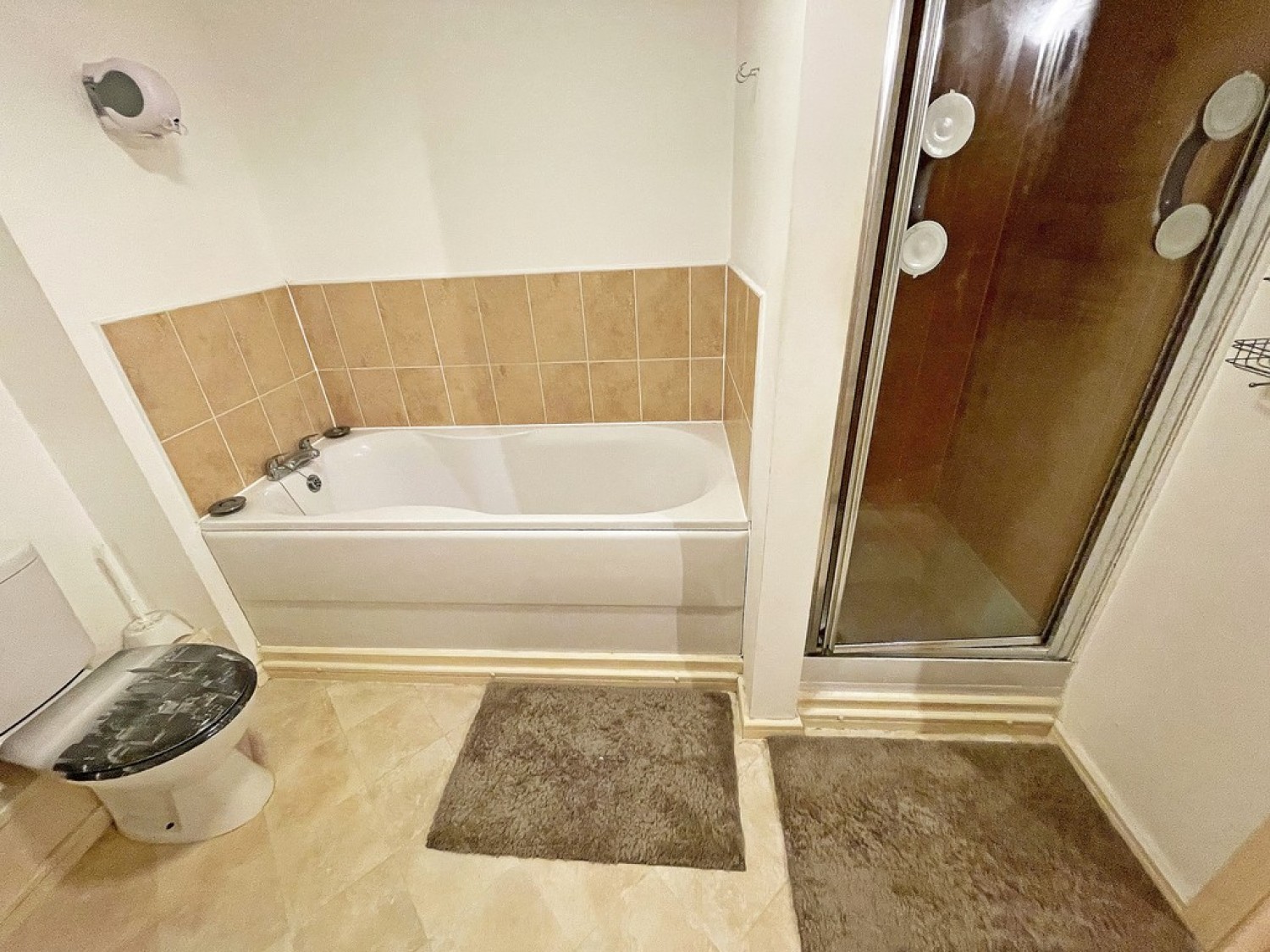 2 bedroom Flat in Dutton Court, Warrington