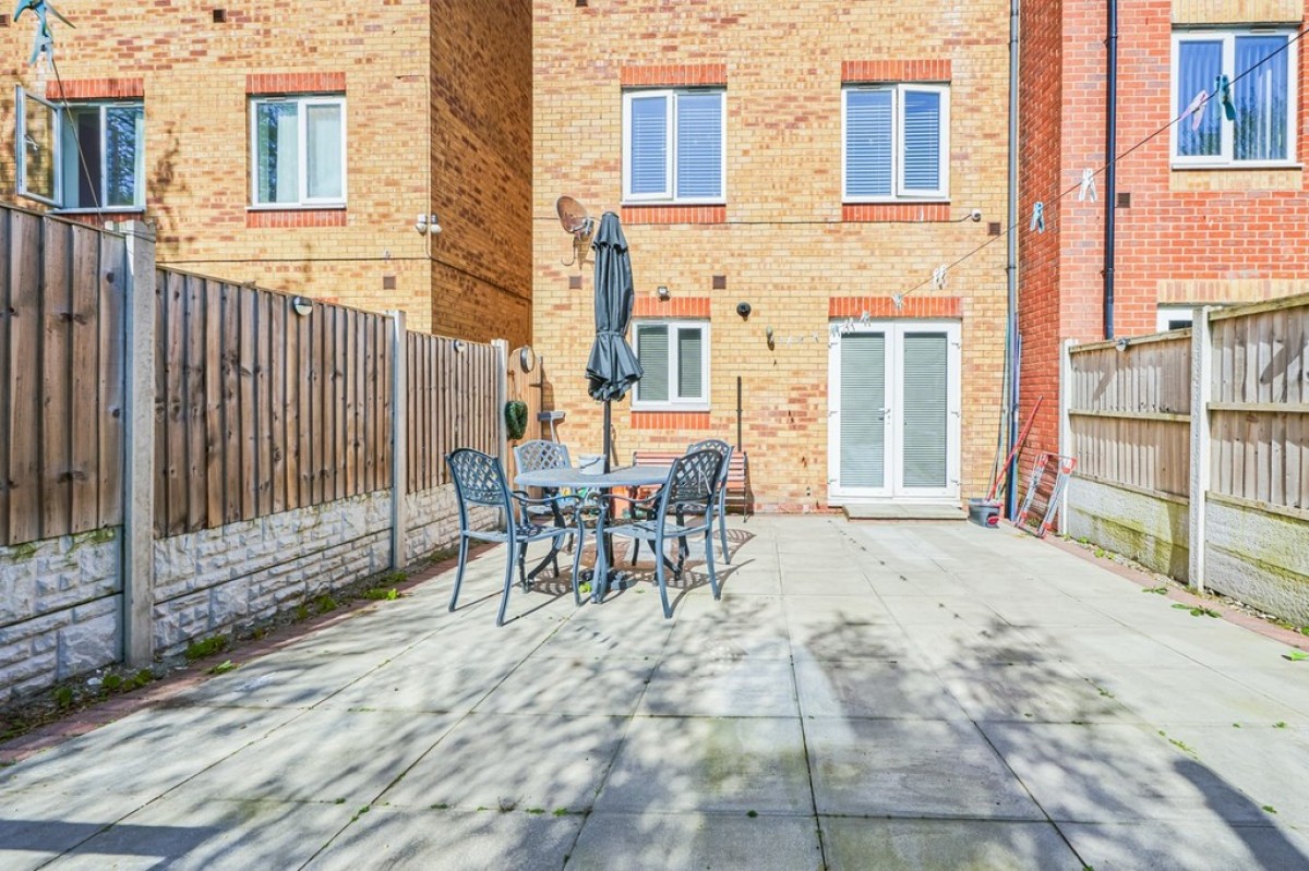 Breccia Gardens, St Helens