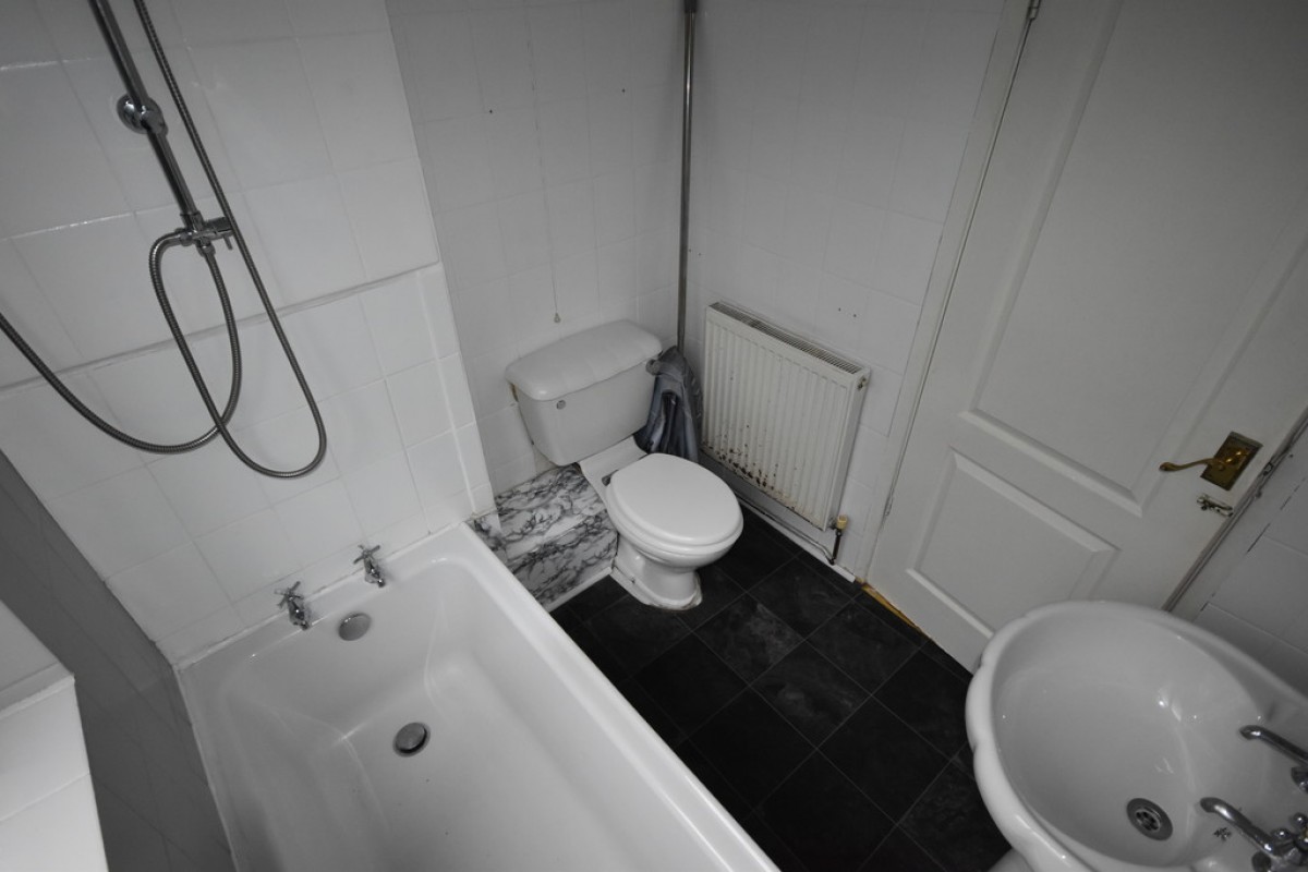 Bay Tree Avenue, Chadderton