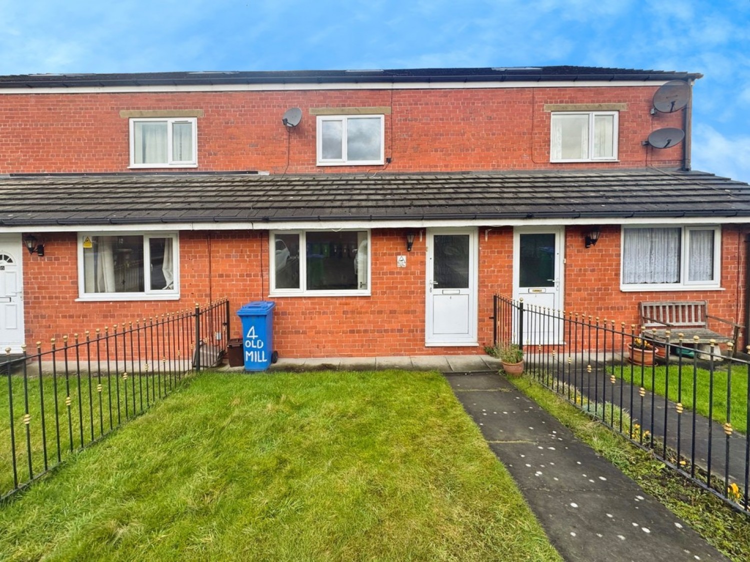 3 bedroom House in The Old Mill, Castleton