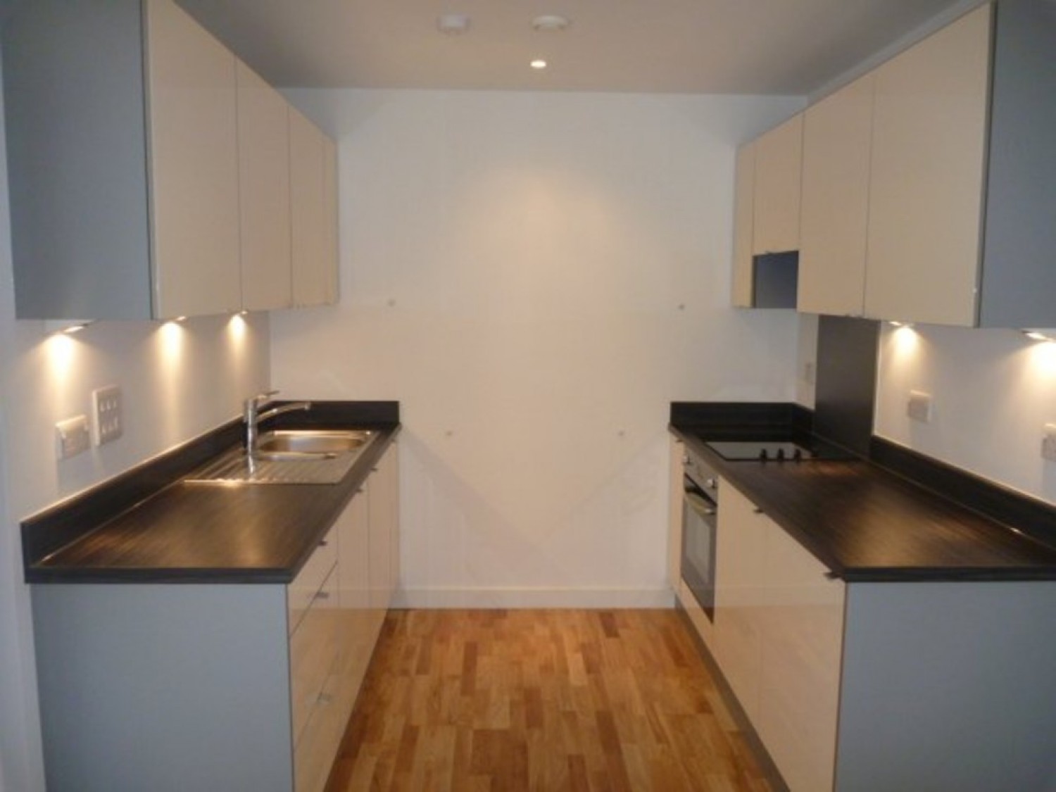 1 bedroom Flat for Letting The Rock, Bury