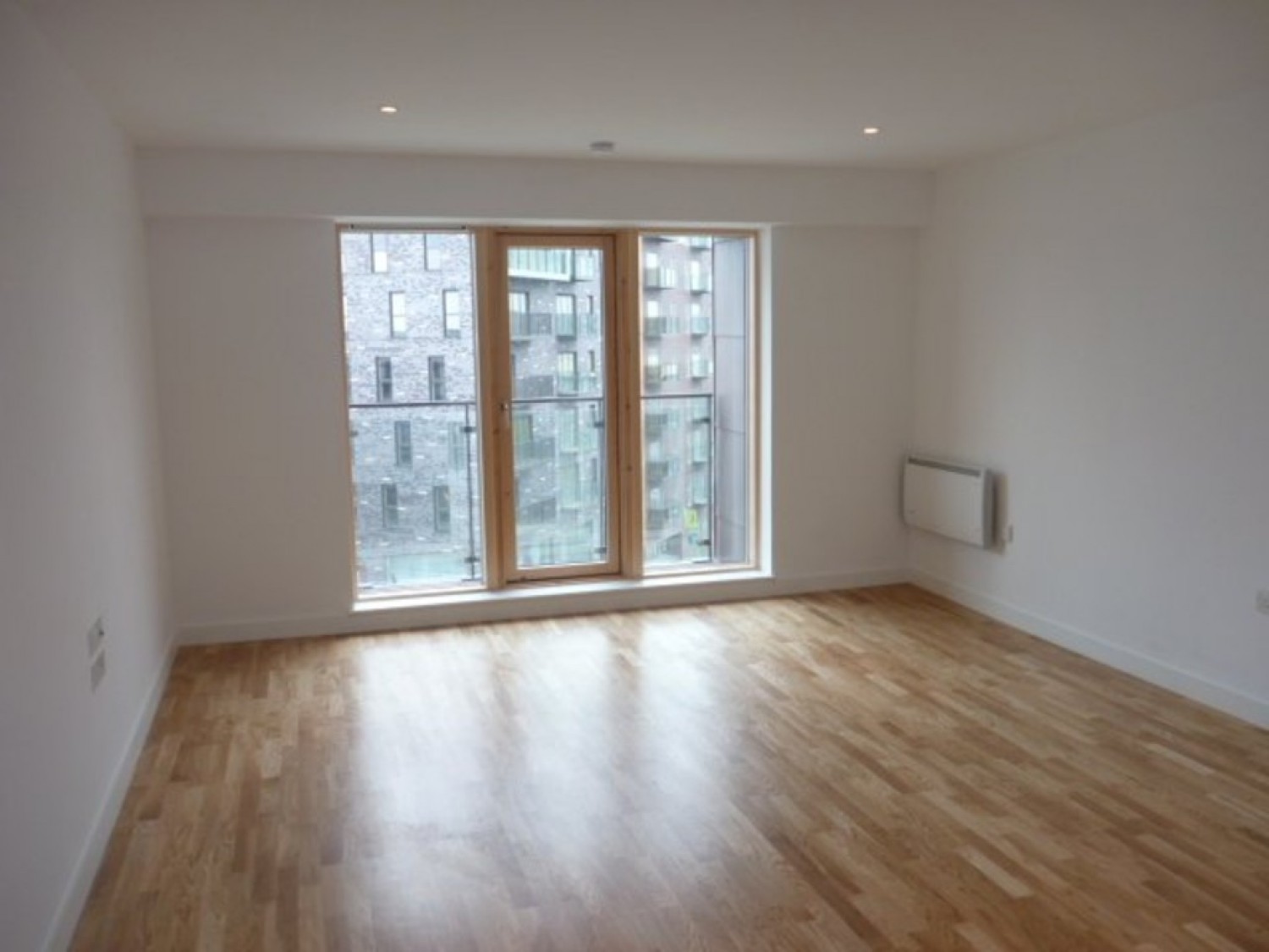 1 bedroom Flat for Letting The Rock, Bury