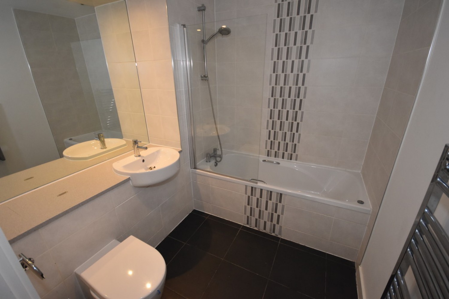 1 bedroom Flat for Letting The Rock, Bury