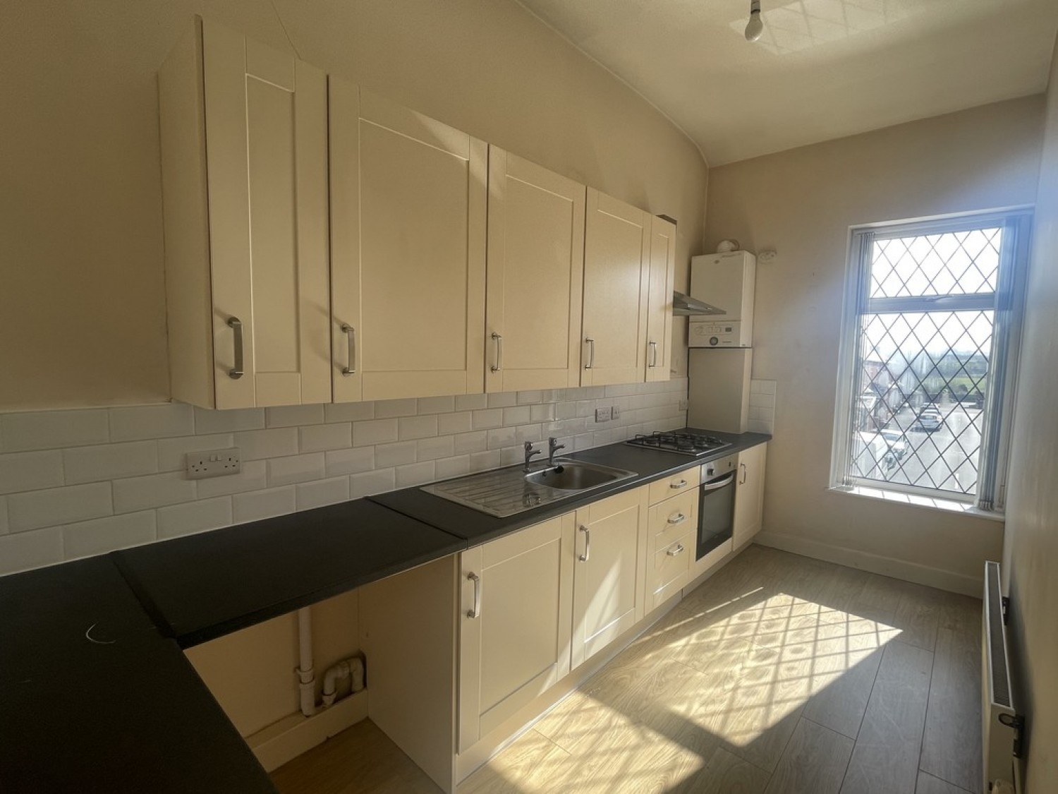 2 bedroom Flat for Letting Halifax Road, Hurstead