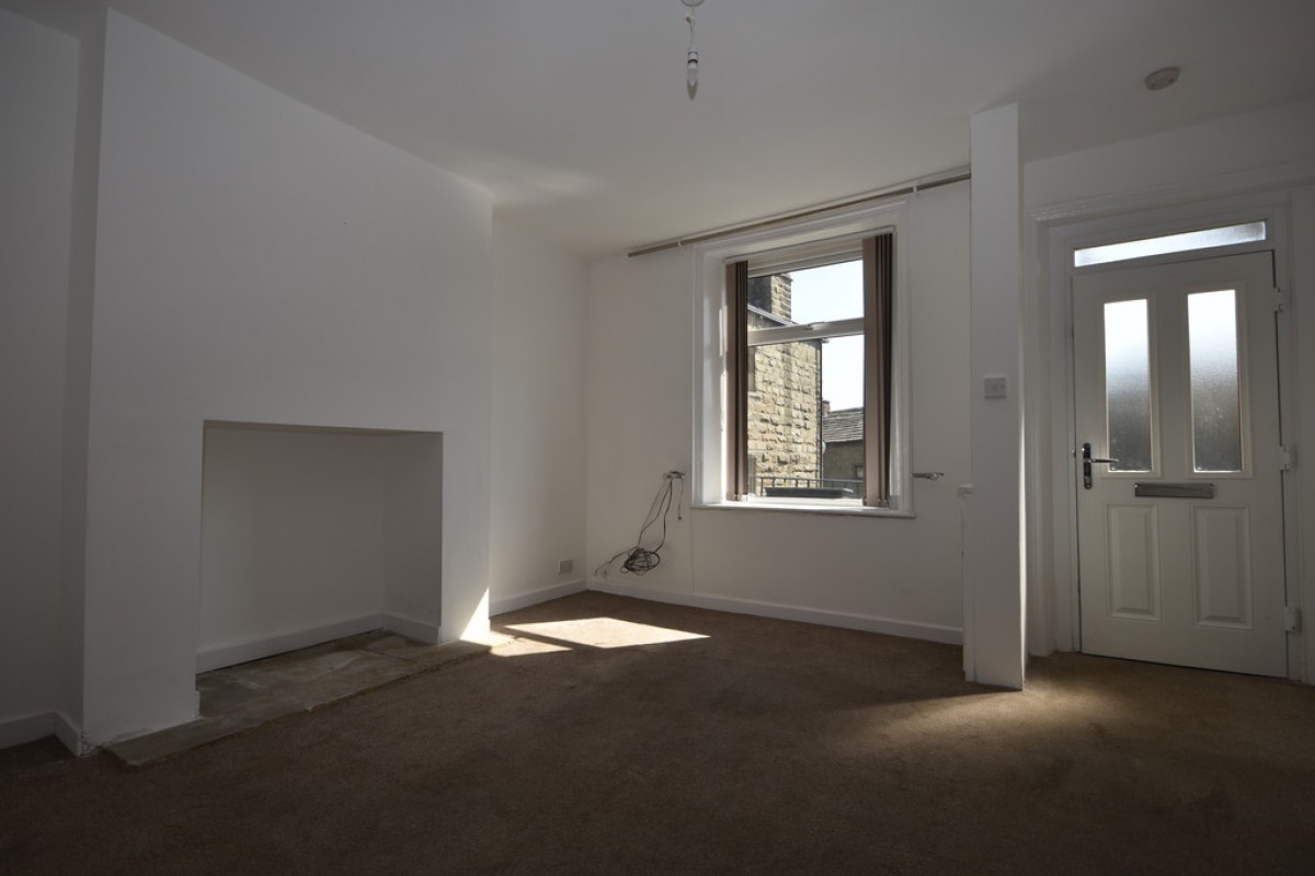 Tong End, Whitworth, OL12 8BJ