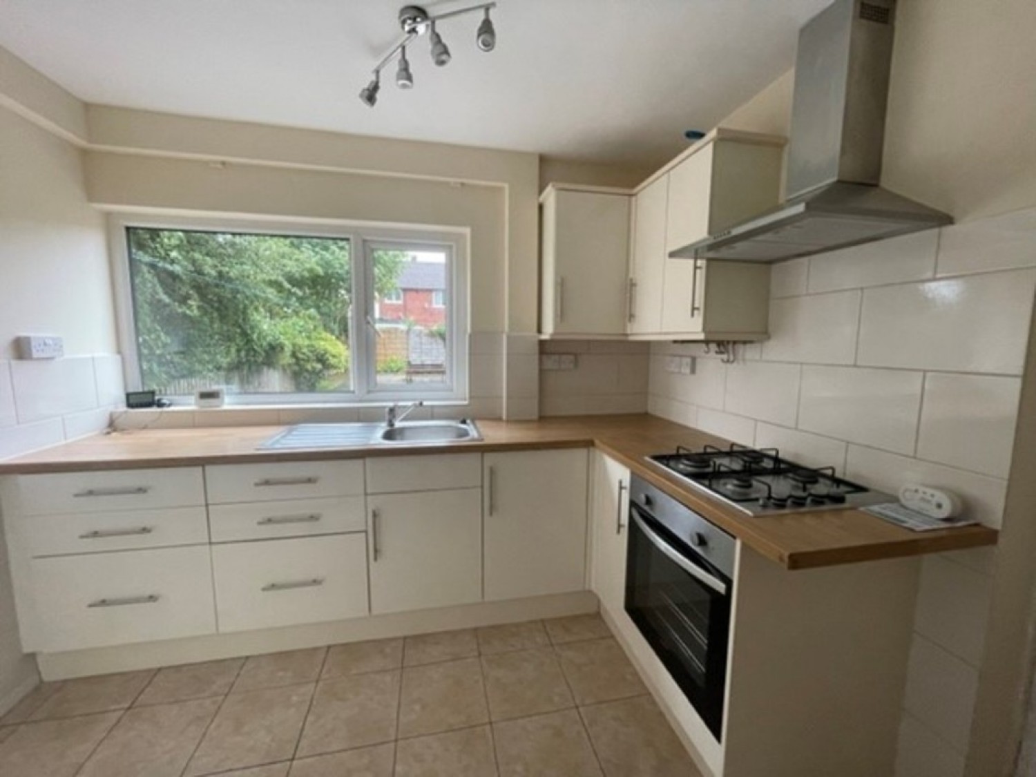 2 bedroom House for Letting Birch Crescent, Newhey