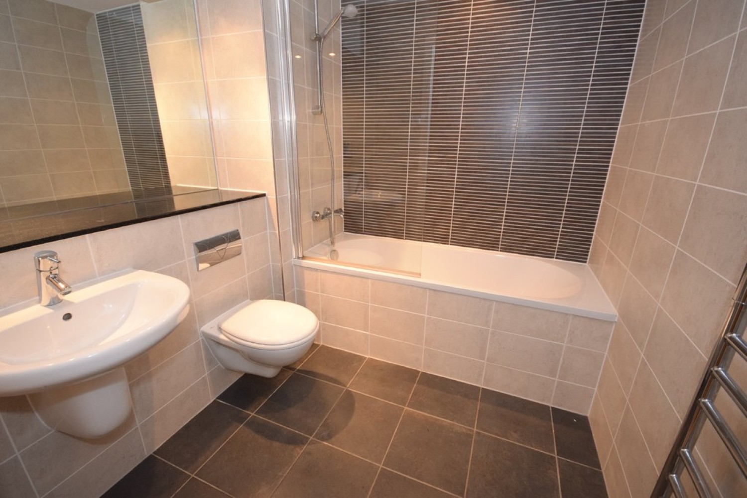 2 bedroom Flat for Letting The Rock, Bury