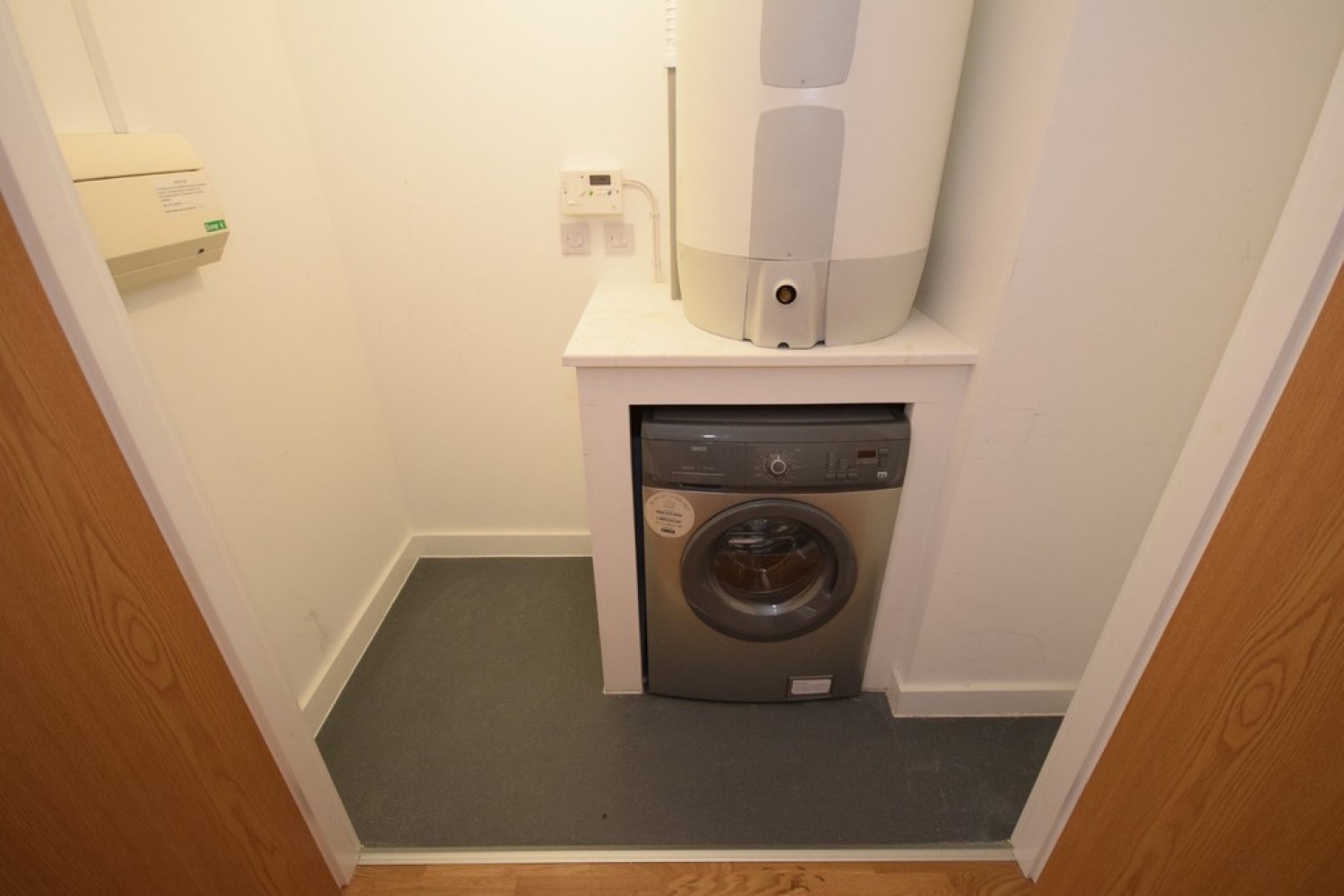 2 bedroom Flat for Letting The Rock, Bury