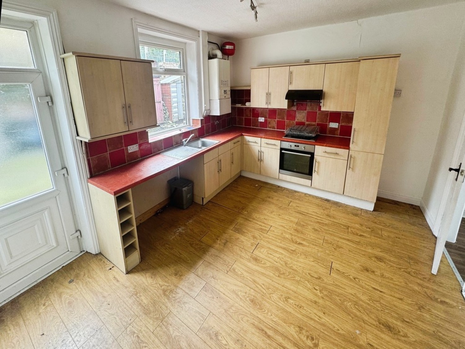 2 bedroom House for Letting Market Street, Whitworth