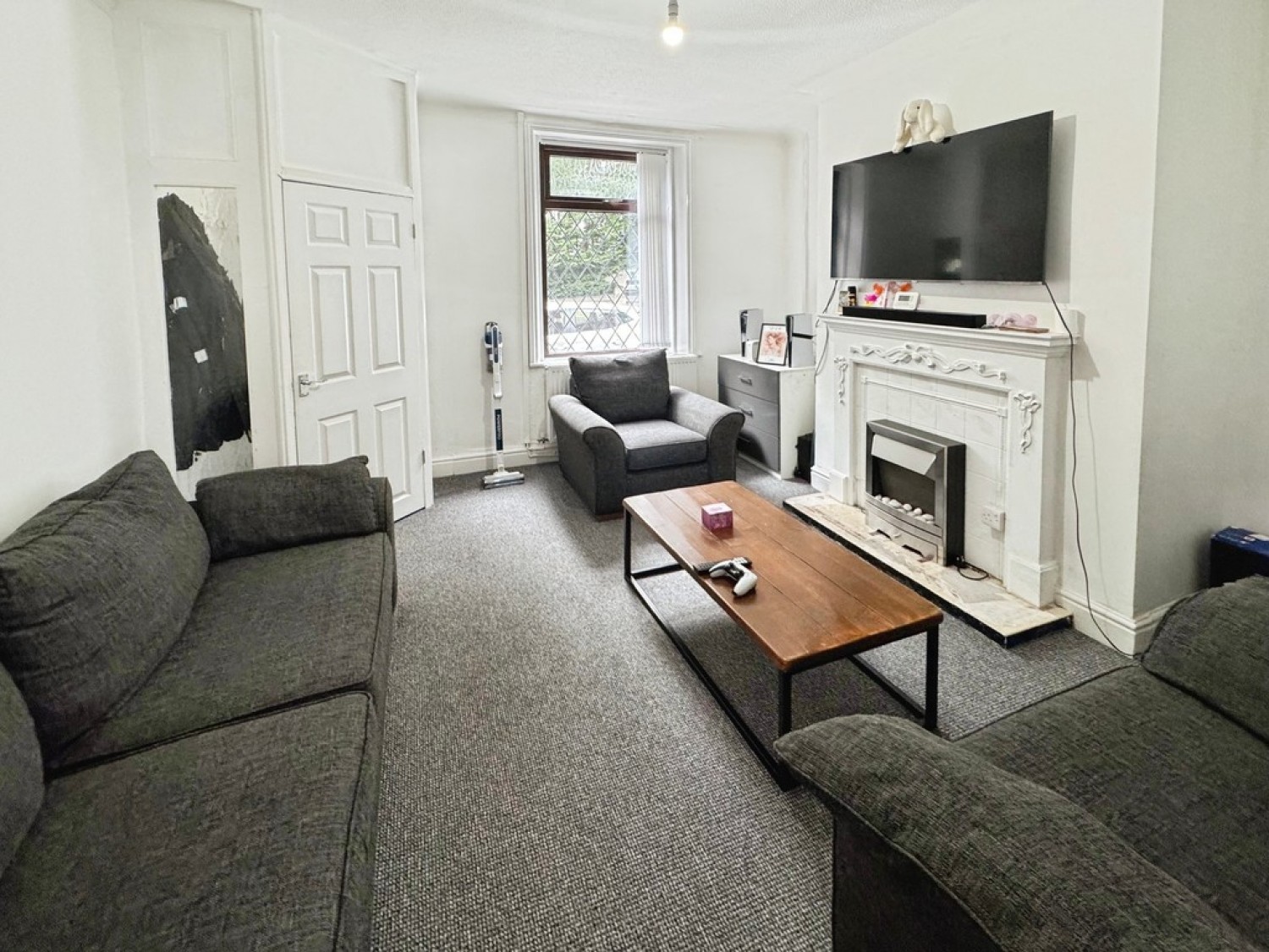 2 bedroom House for Letting Oldham Road, Rochdale