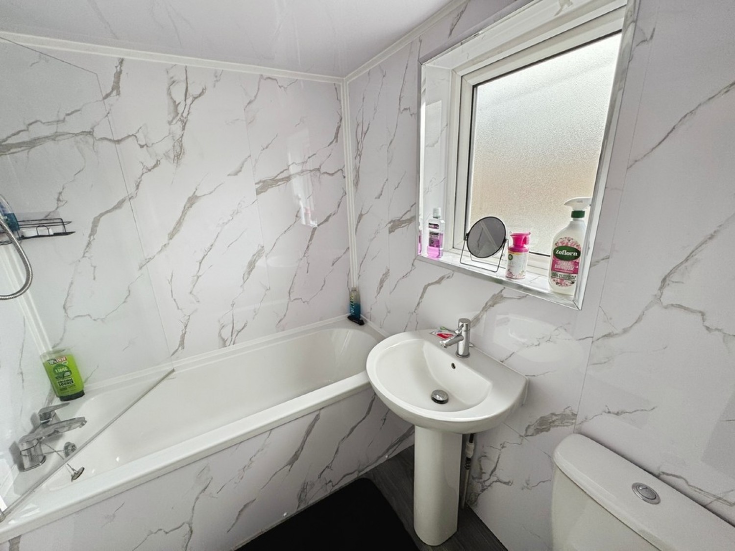 2 bedroom House for Letting Oldham Road, Rochdale