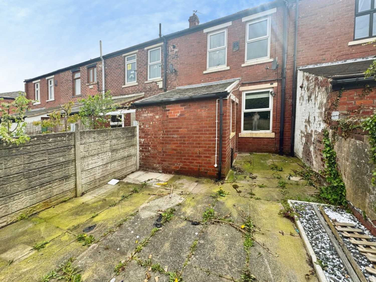 2 bedroom House for Letting Castleton, Rochdale