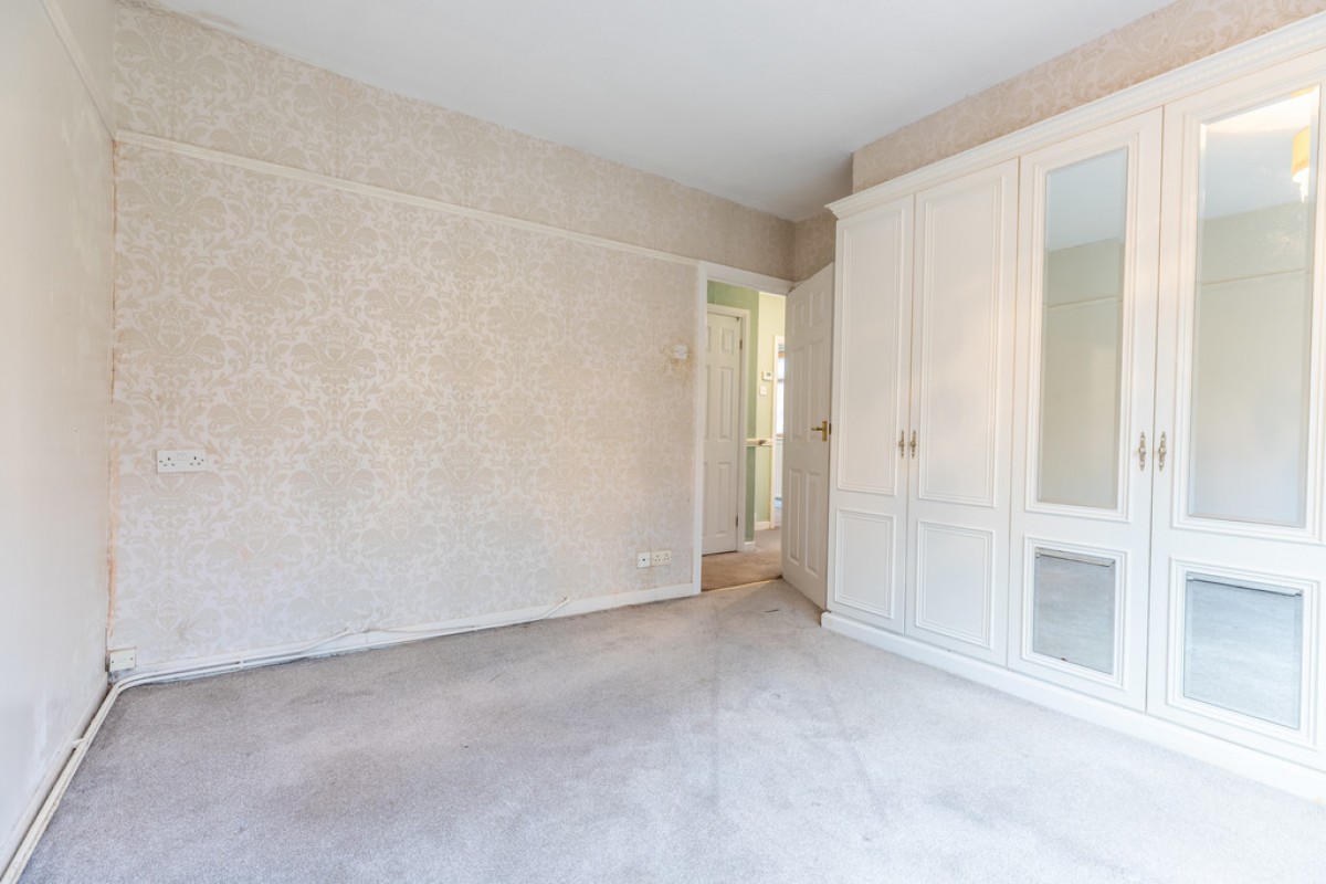 16 Tyrone Drive, Bamford, OL11 4BE