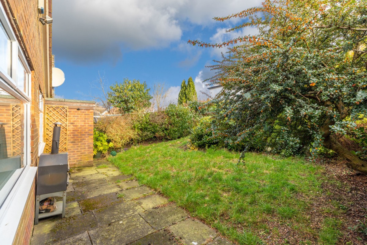 16 Tyrone Drive, Bamford, OL11 4BE