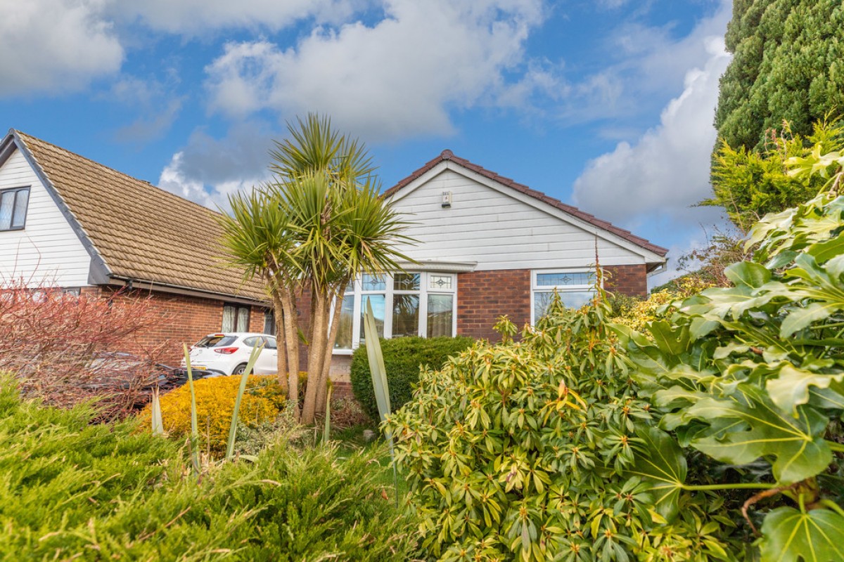 16 Tyrone Drive, Bamford, OL11 4BE