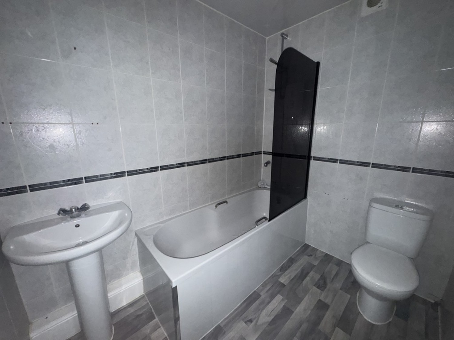 2 bedroom Flat for Sale Oaklands , Fairways, OL11 3BZ