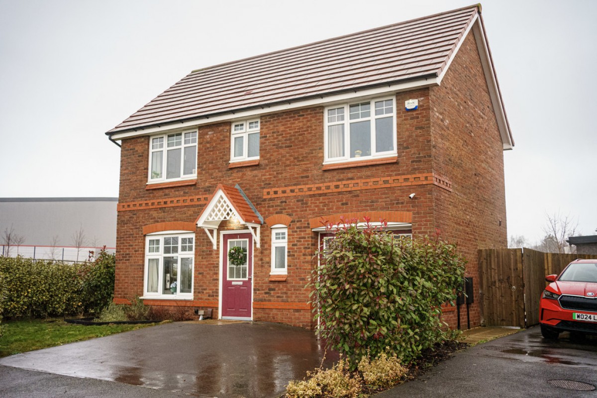 Mill Fold Gardens, Chadderton, OL9 9FY