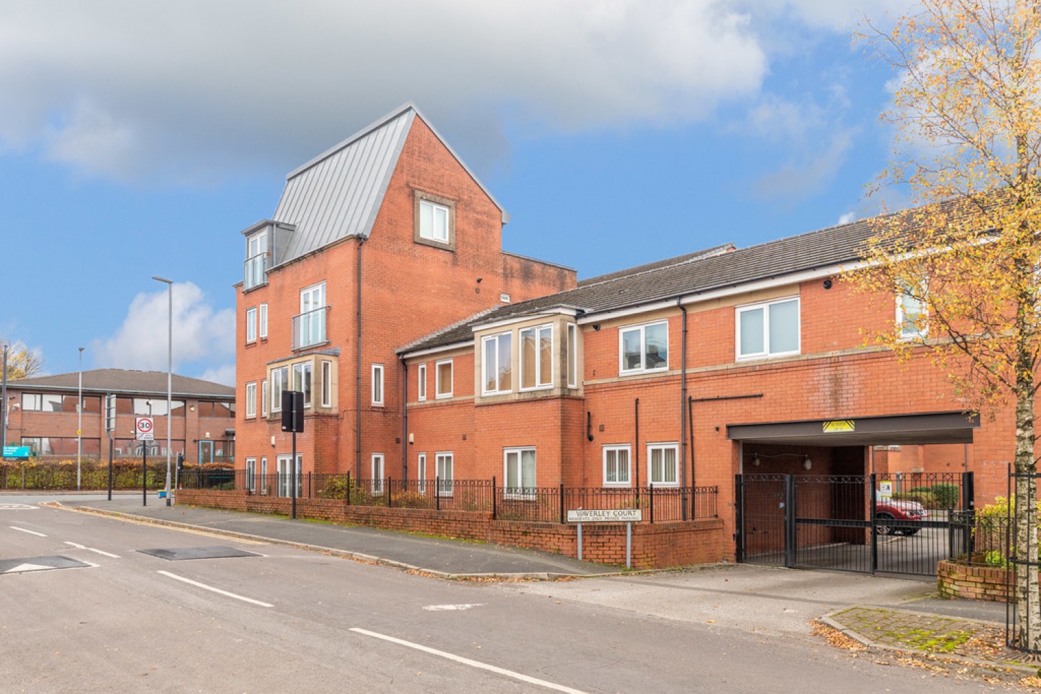 2 bedroom Flat for Sale Waverley Court , Waverley Street, OL1 4GA