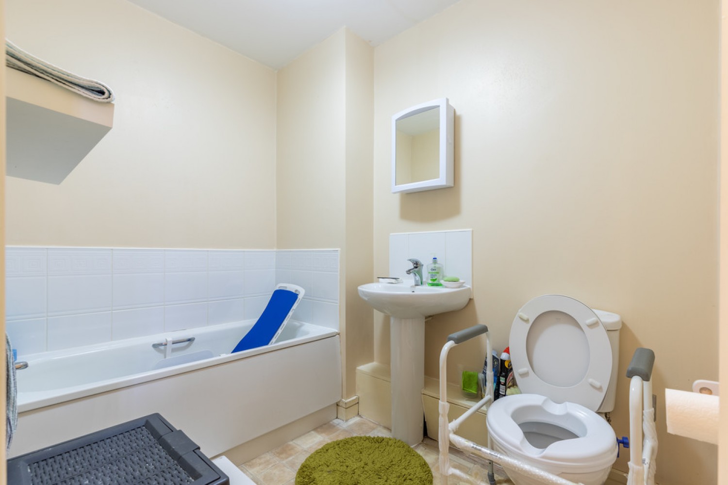 2 bedroom Flat for Sale Waverley Court , Waverley Street, OL1 4GA