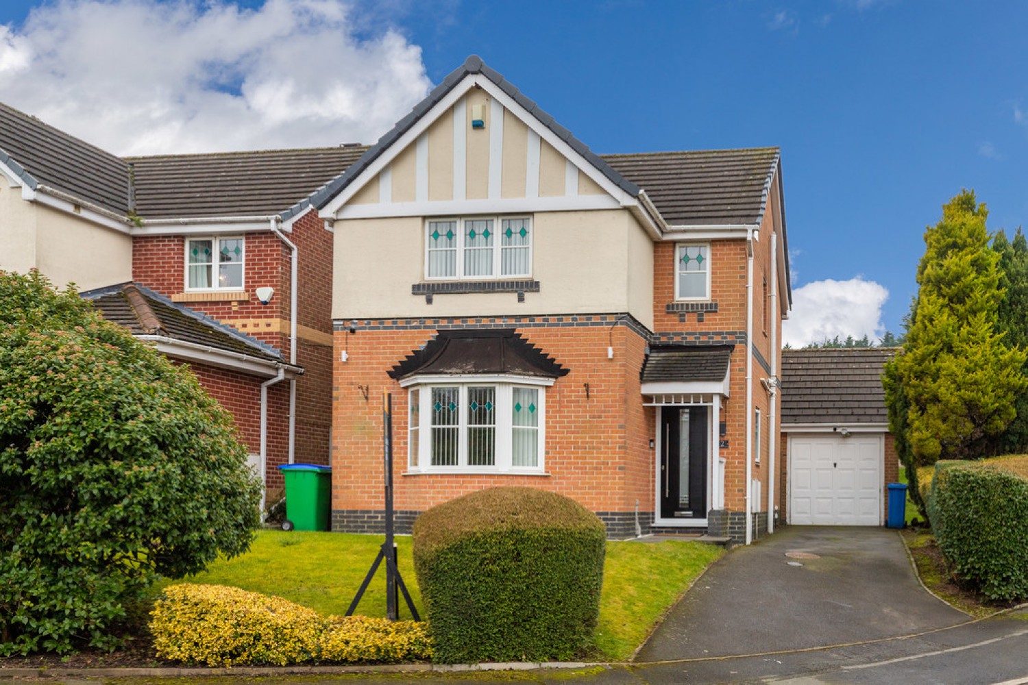 Greengrove Bank, Rochdale, OL16 2QL