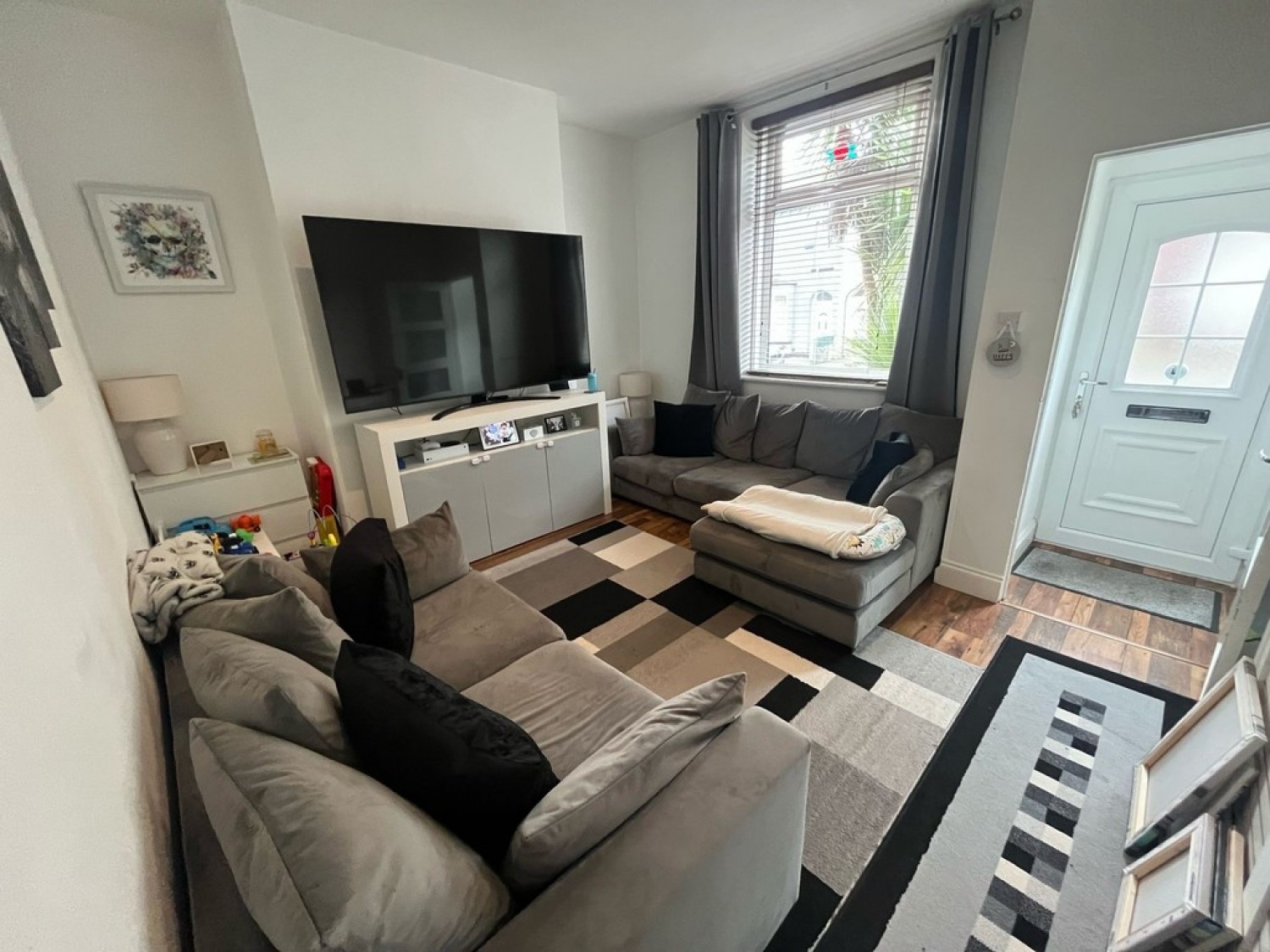 Queens Road, Chadderton, OL9 9HS