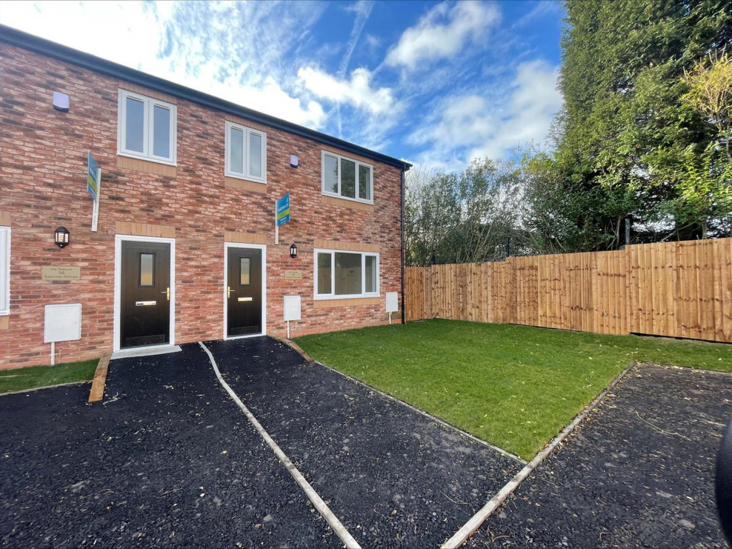 12 Edstone Grange, Heywood, OL10 3QP