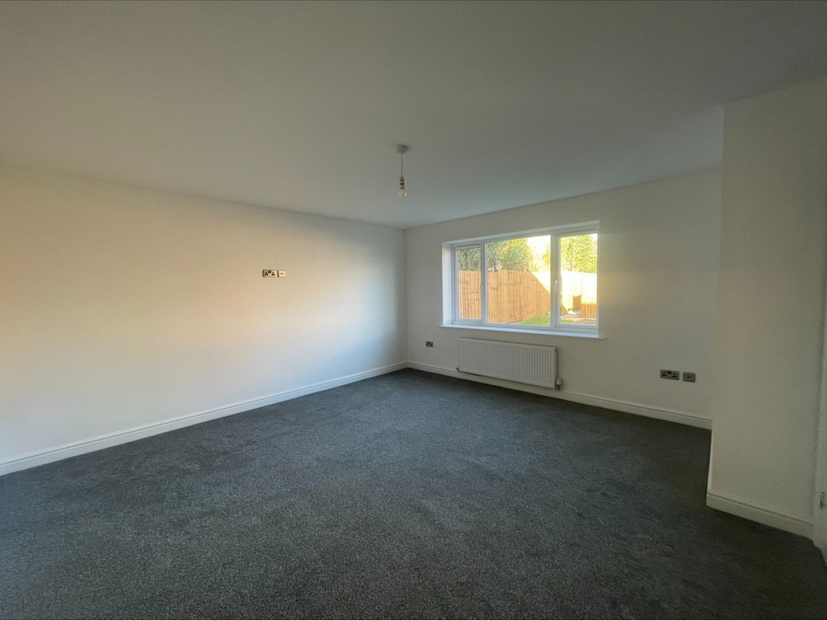 12 Edstone Grange, Heywood, OL10 3QP