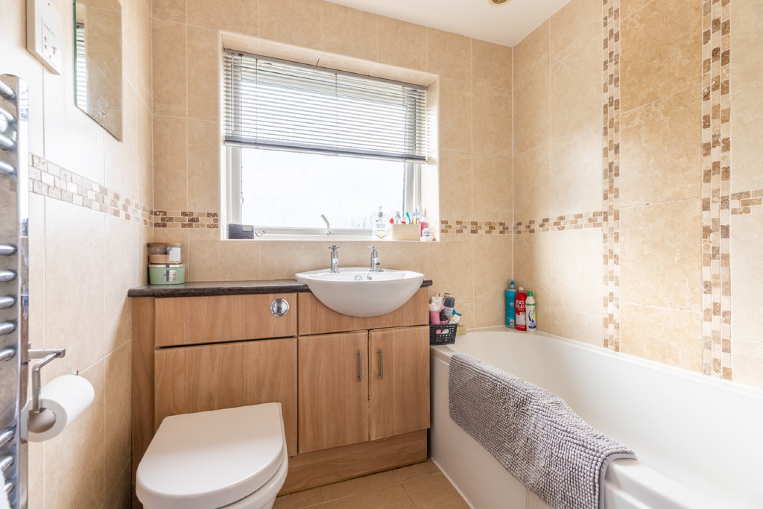 Lindale Avenue, Oldham, OL9 9DW
