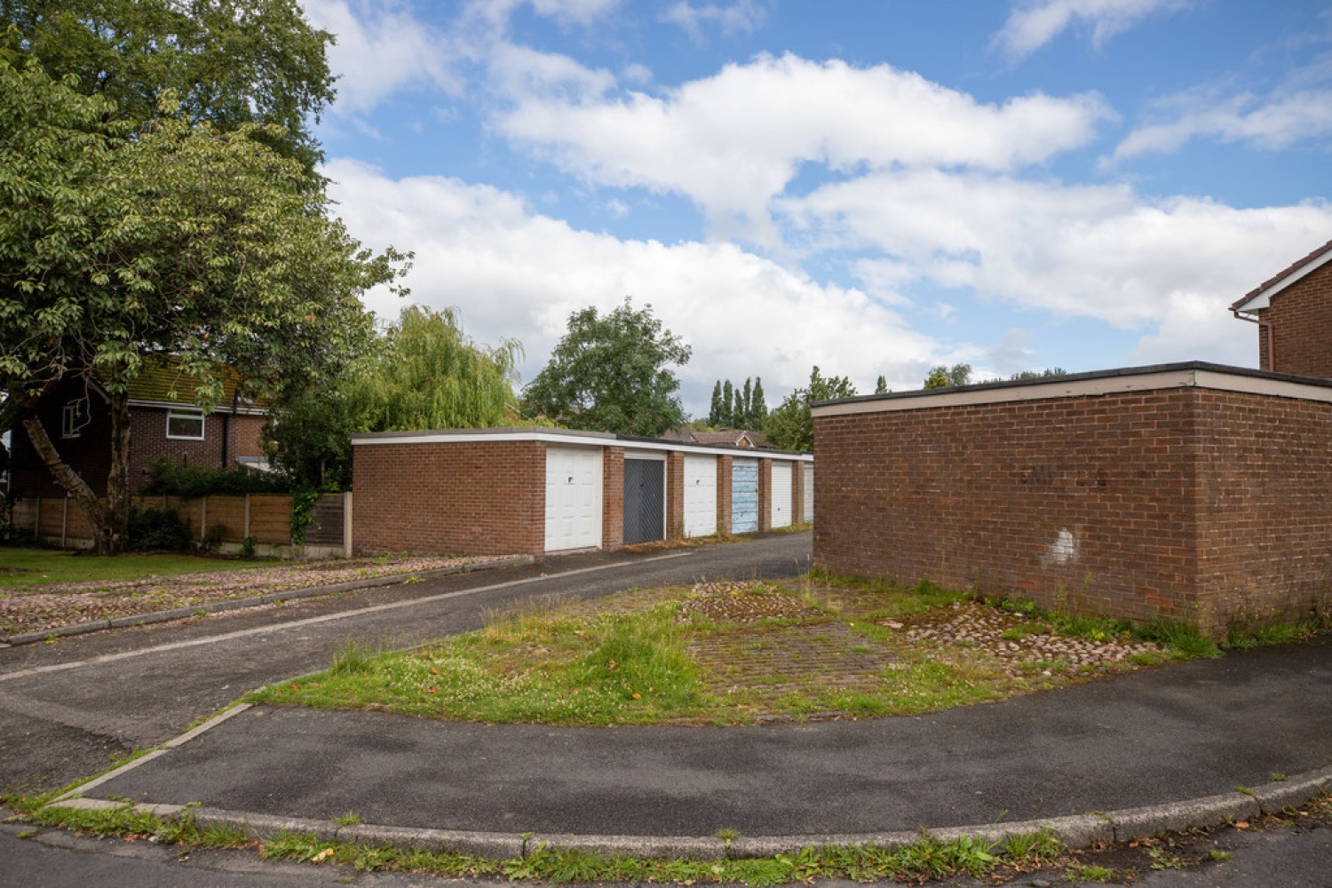 Lindale Avenue, Oldham, OL9 9DW
