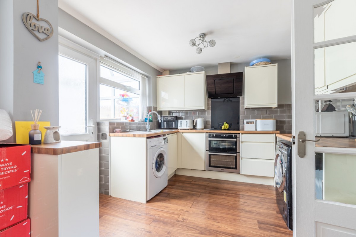 Lindale Avenue, Oldham, OL9 9DW