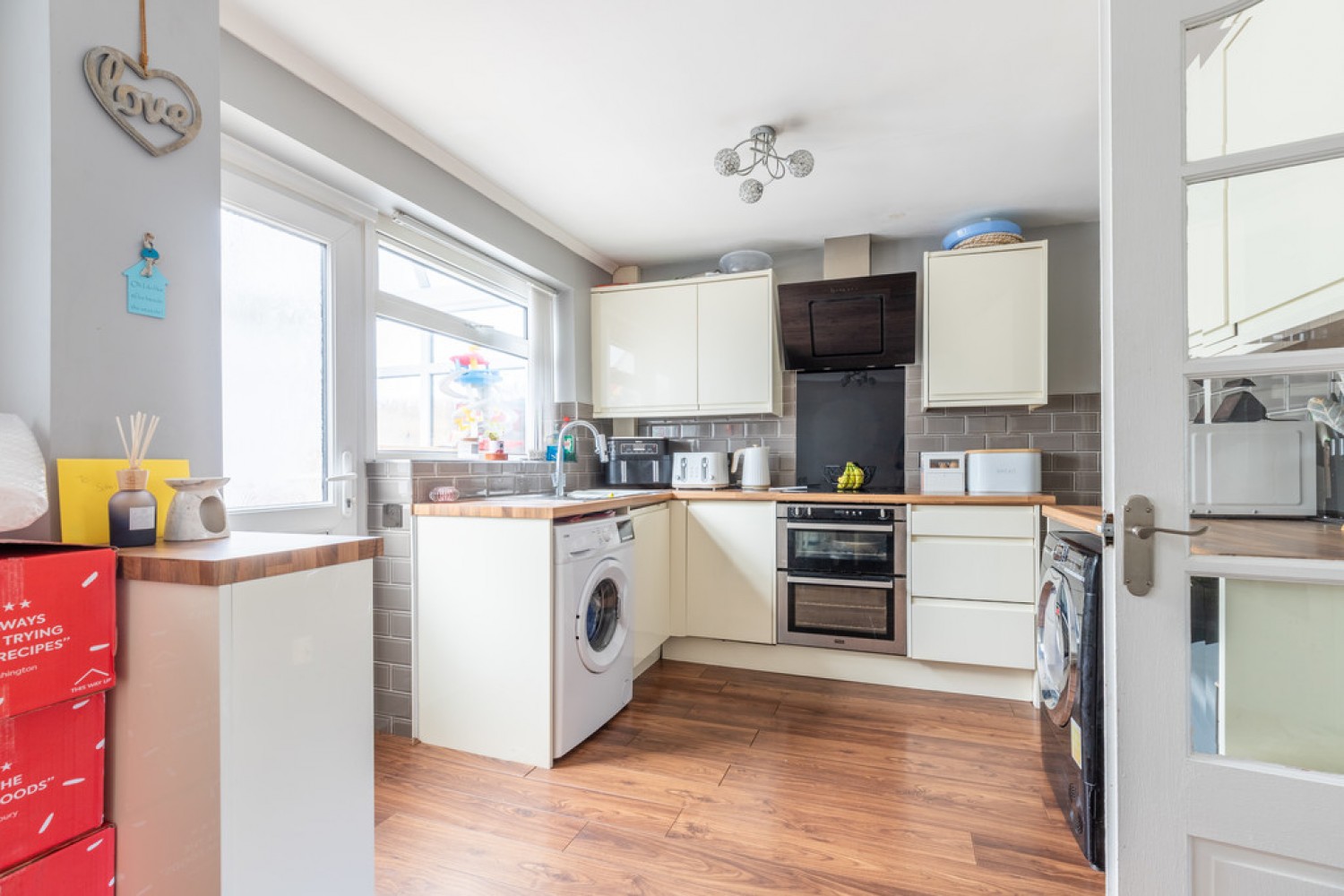 Lindale Avenue, Oldham, OL9 9DW