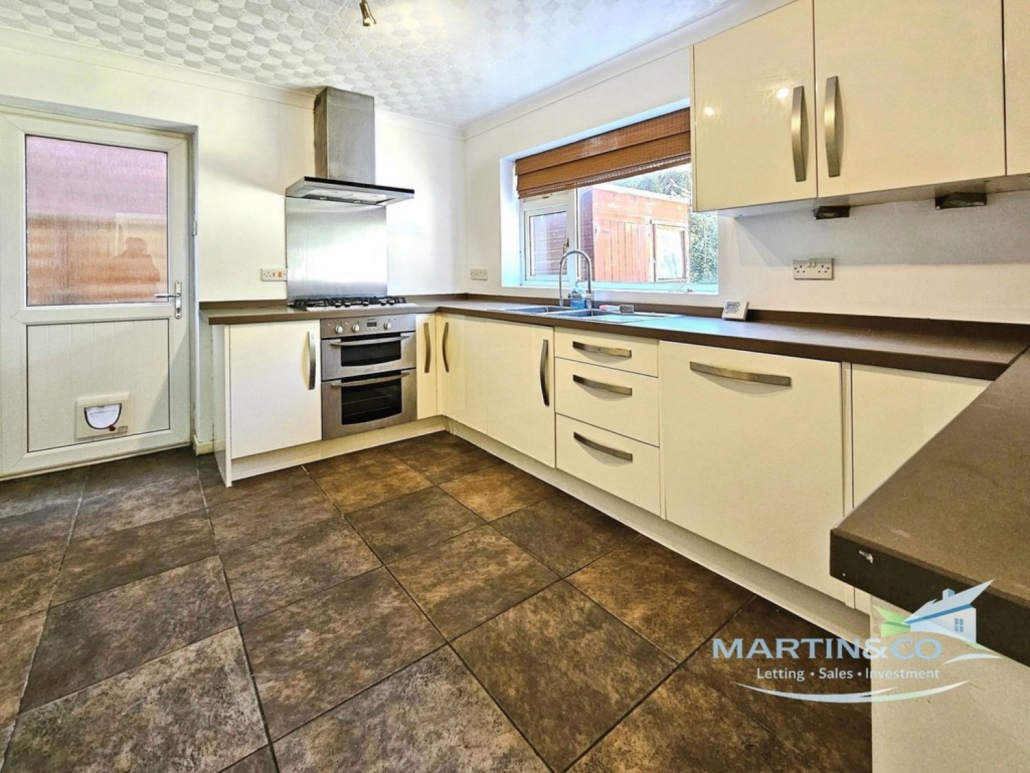 4 bedroom House for Sale Riverside, Chadderton, OL1 2TX