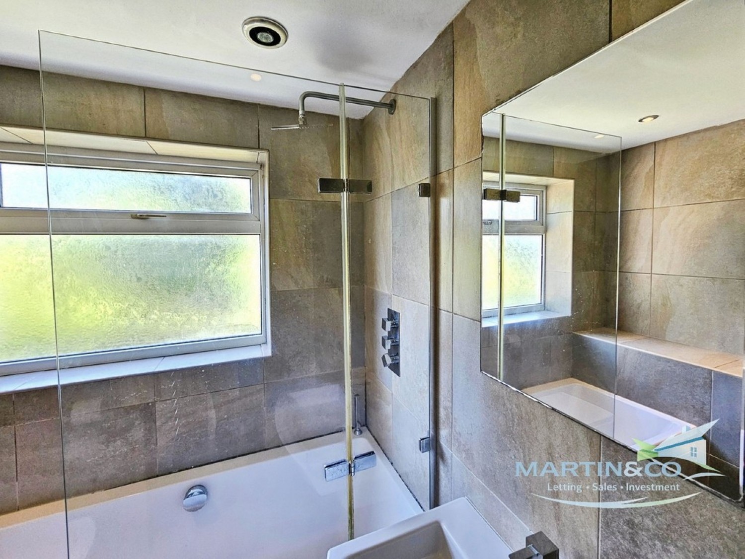 4 bedroom House for Sale Riverside, Chadderton, OL1 2TX