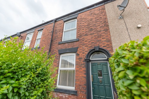 Middleton Road, Heywood, OL10 2HX