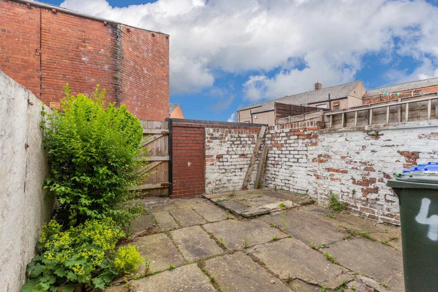 Middleton Road, Heywood, OL10 2HX