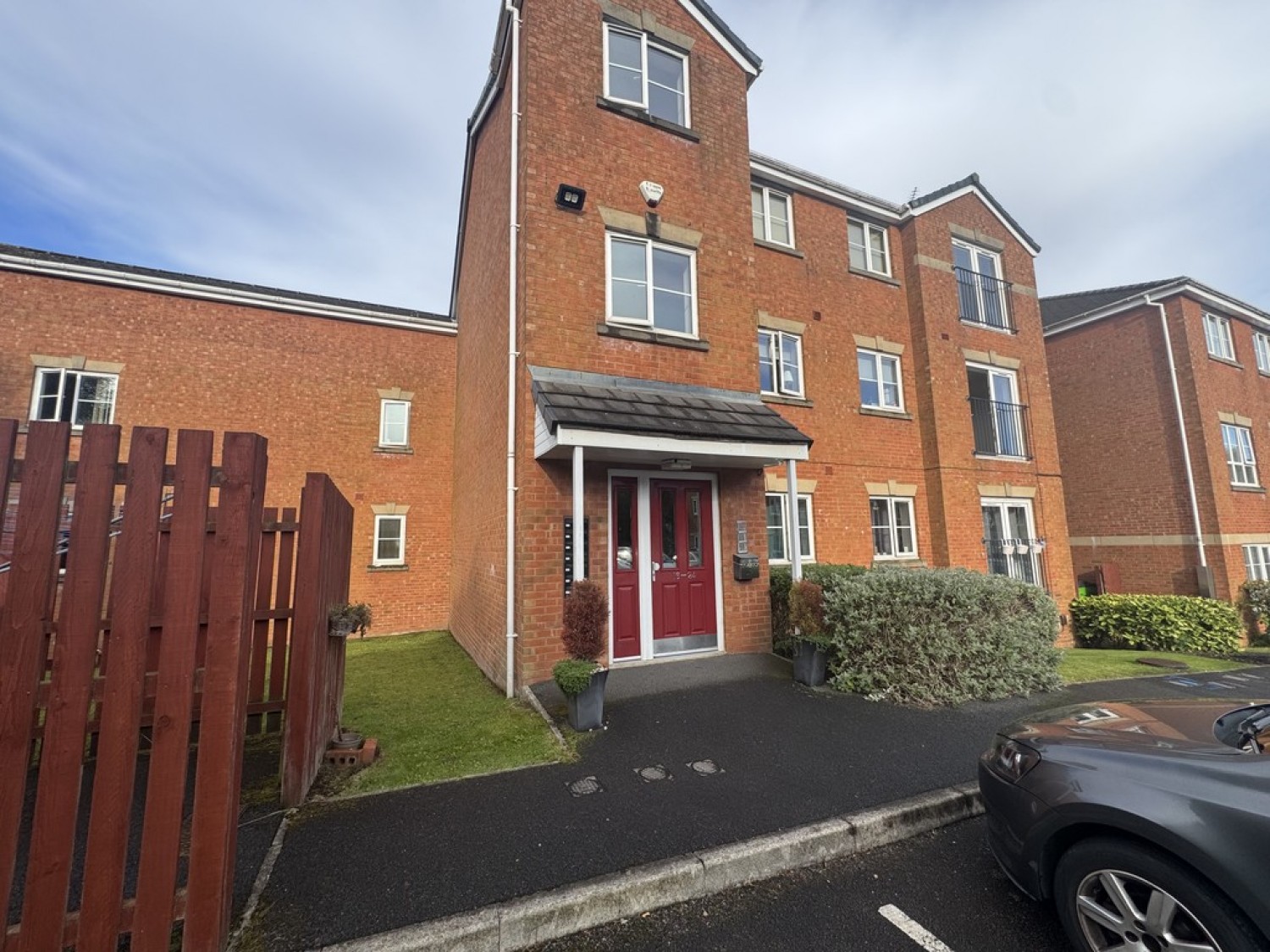 2 bedroom Flat for Letting Whitworth Road, Rochdale, Greater Manchester