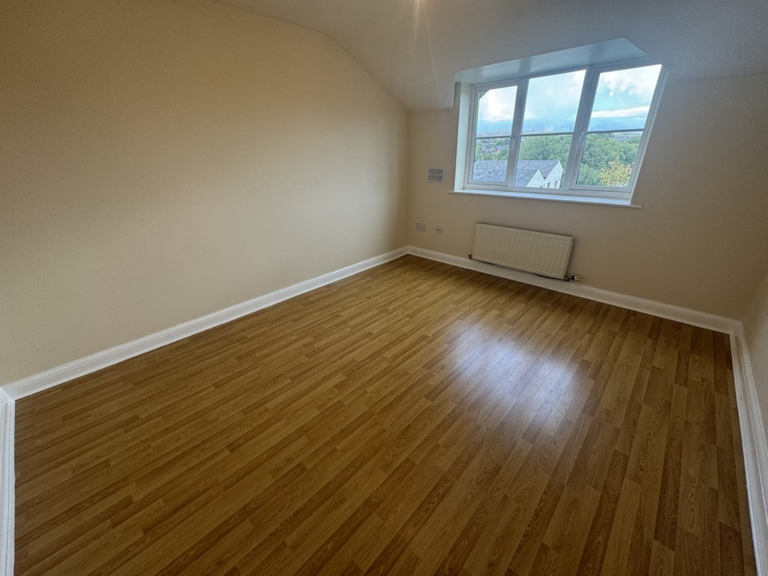 2 bedroom Flat for Letting Whitworth Road, Rochdale, Greater Manchester