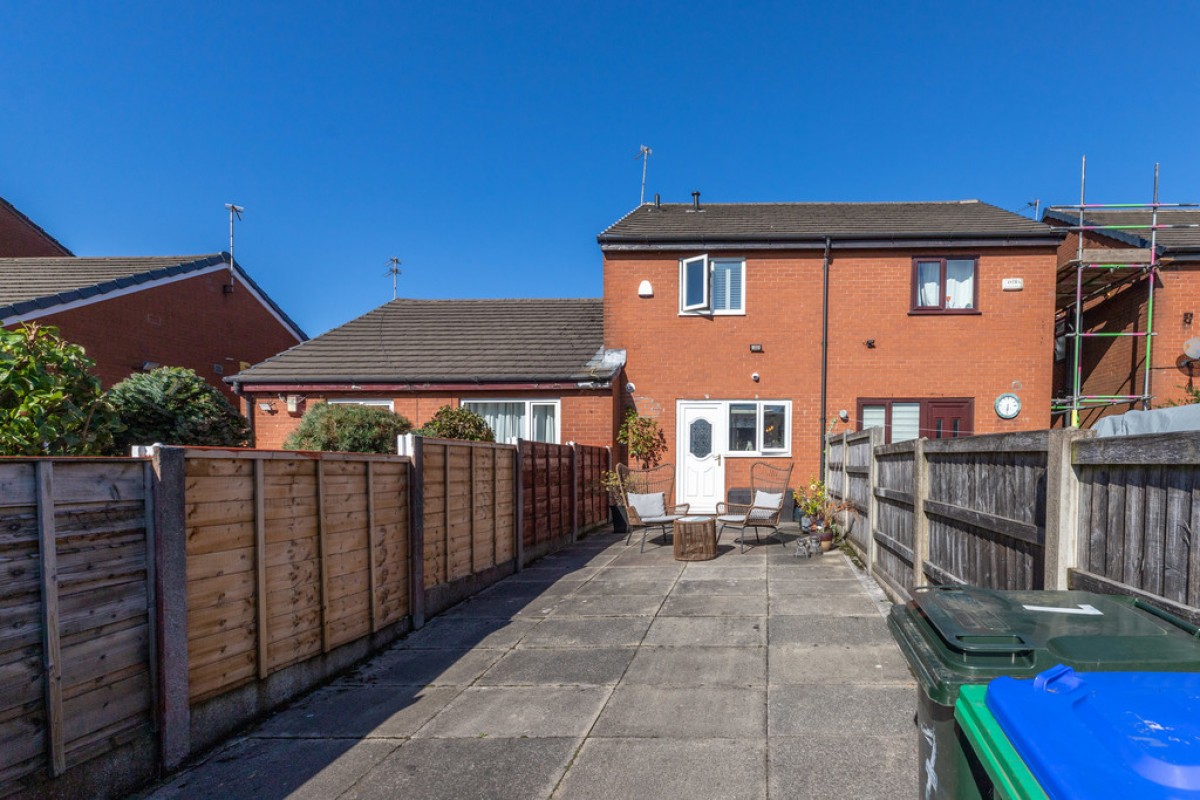 St Chads Close, Rochdale, OL16 1FG