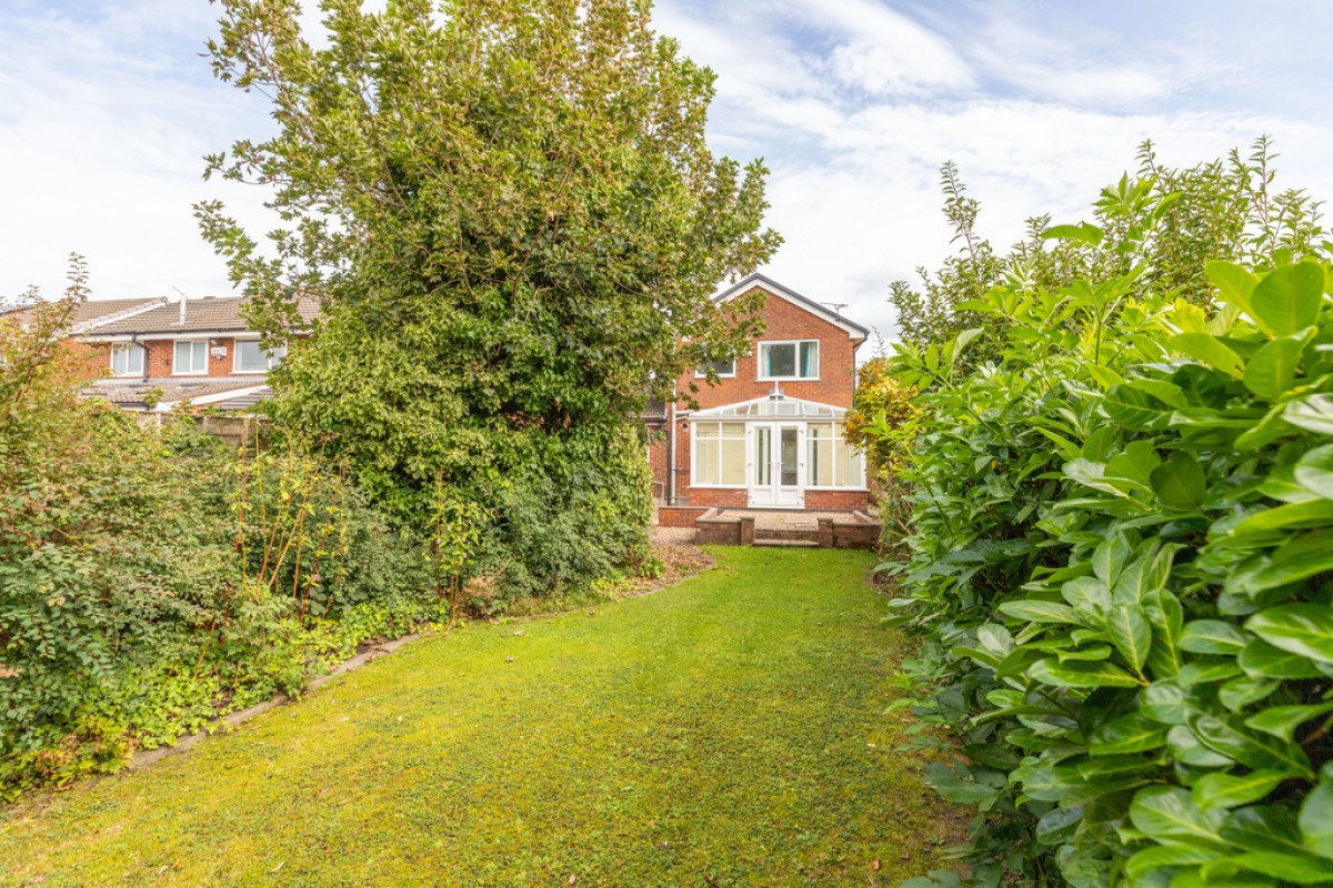 Bealcroft Close, Milnrow, OL16 3XD