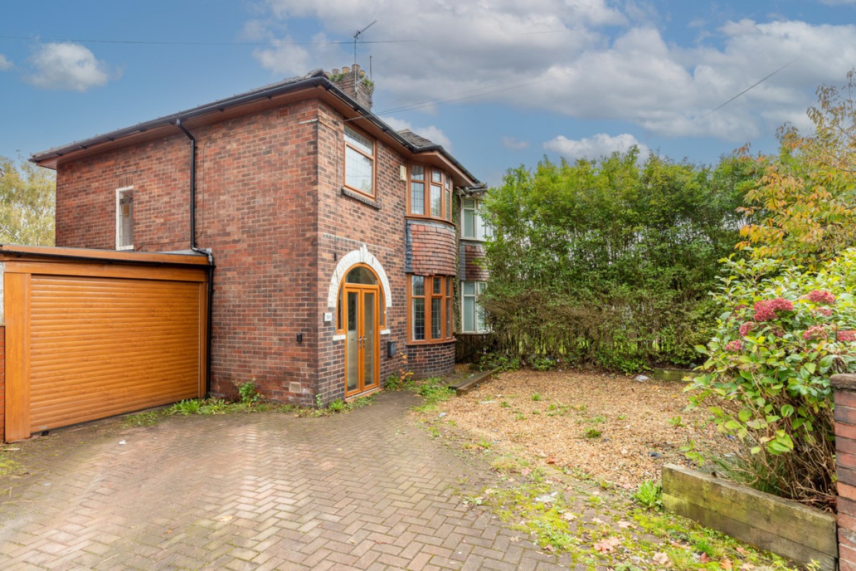 Kingsway, Rochdale, OL16 4AB