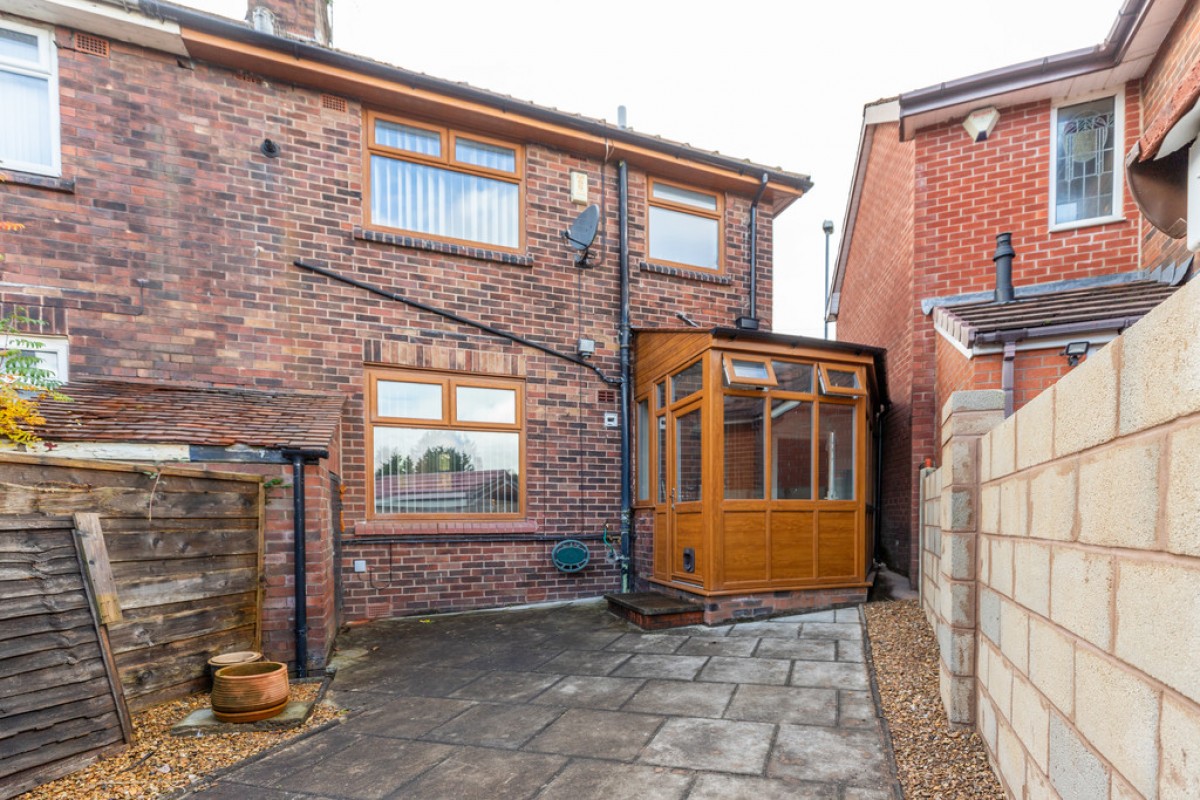 Kingsway, Rochdale, OL16 4AB