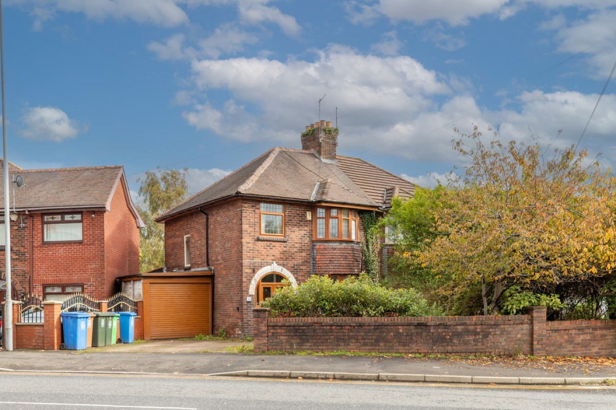 Kingsway, Rochdale, OL16 4AB